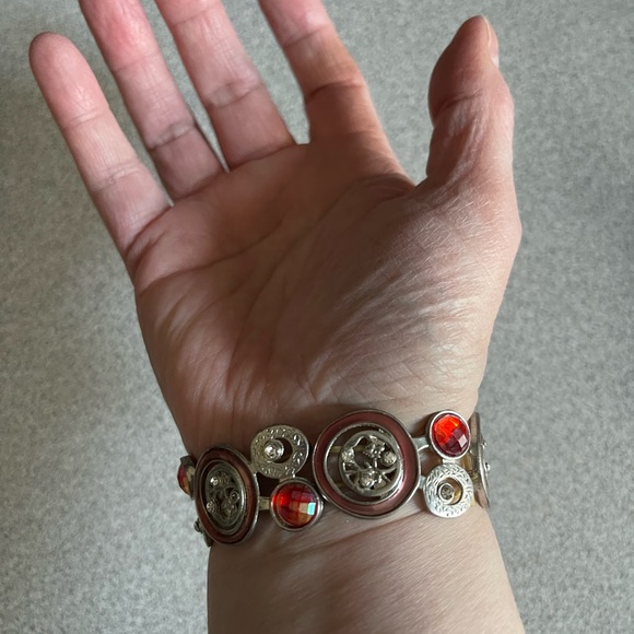 Elegant Multi-Colour Circle Stretch Bracelet - Picture 5 of 8